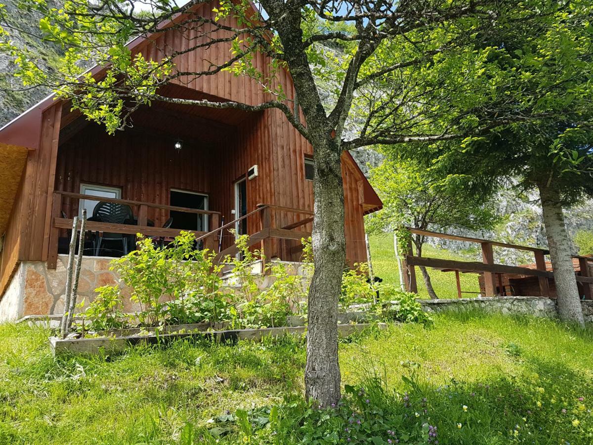 Detached House Milivoje Hotel Poscenje Exterior photo